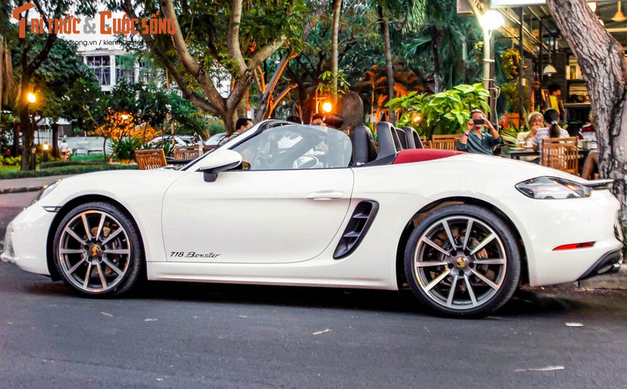 “Hang hiem” Porsche 718 Boxster  gia 4,57 ty dong tai VN-Hinh-2